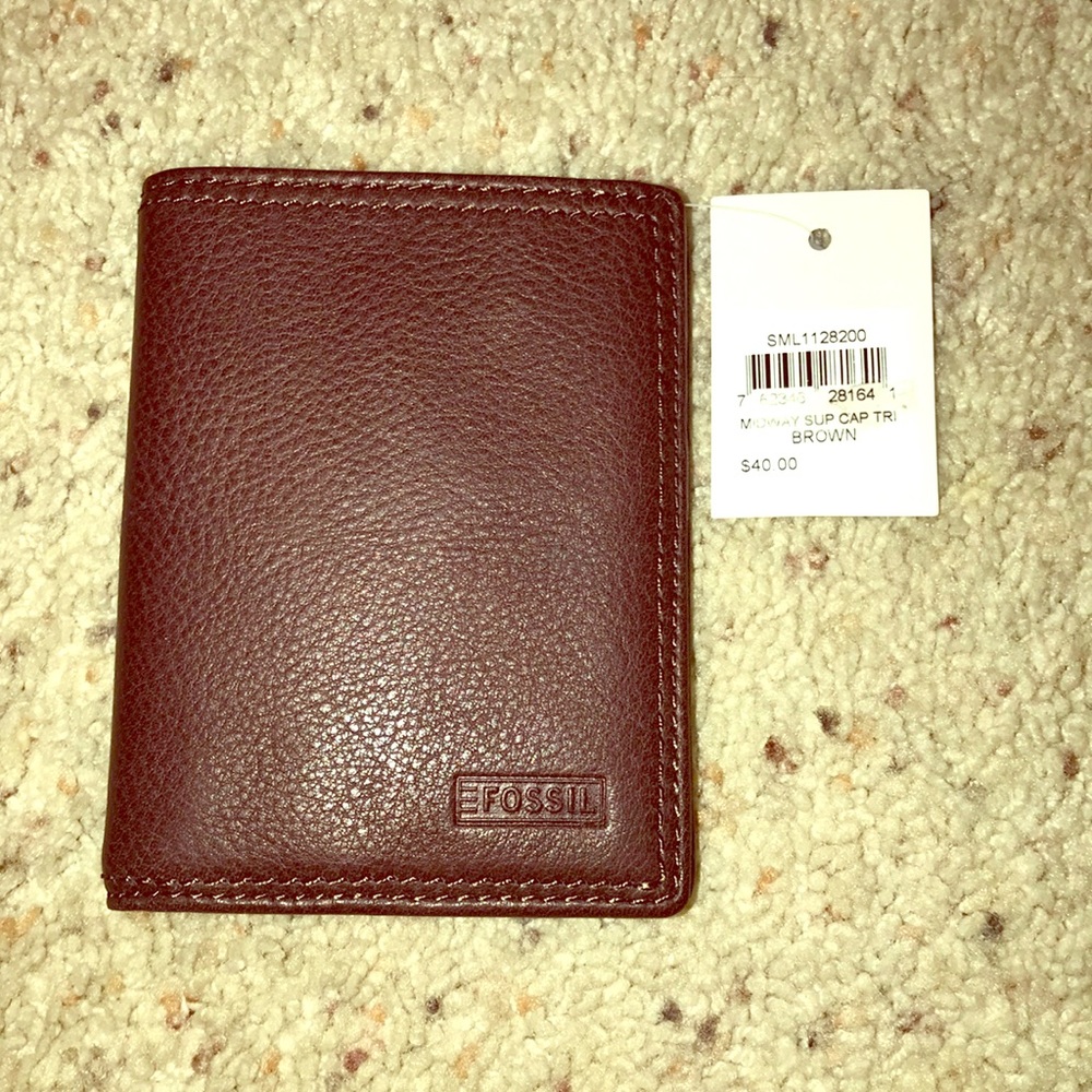 Men’s Fossil Leather Wallet.